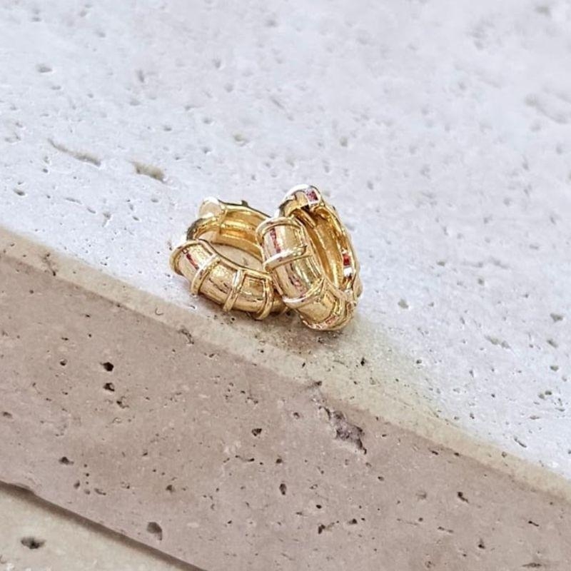 Brinco Argola Detalhada Mini