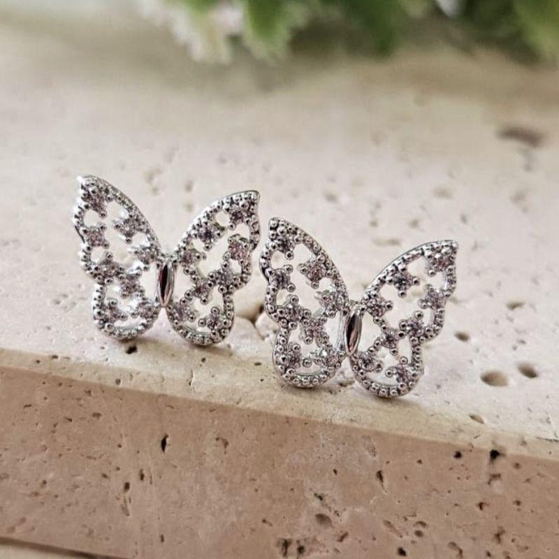 Brinco Borboleta Cravejado com Micro Zircônia