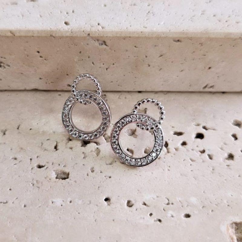 Brinco Circulo Cravejado com Aro de Bolinhas