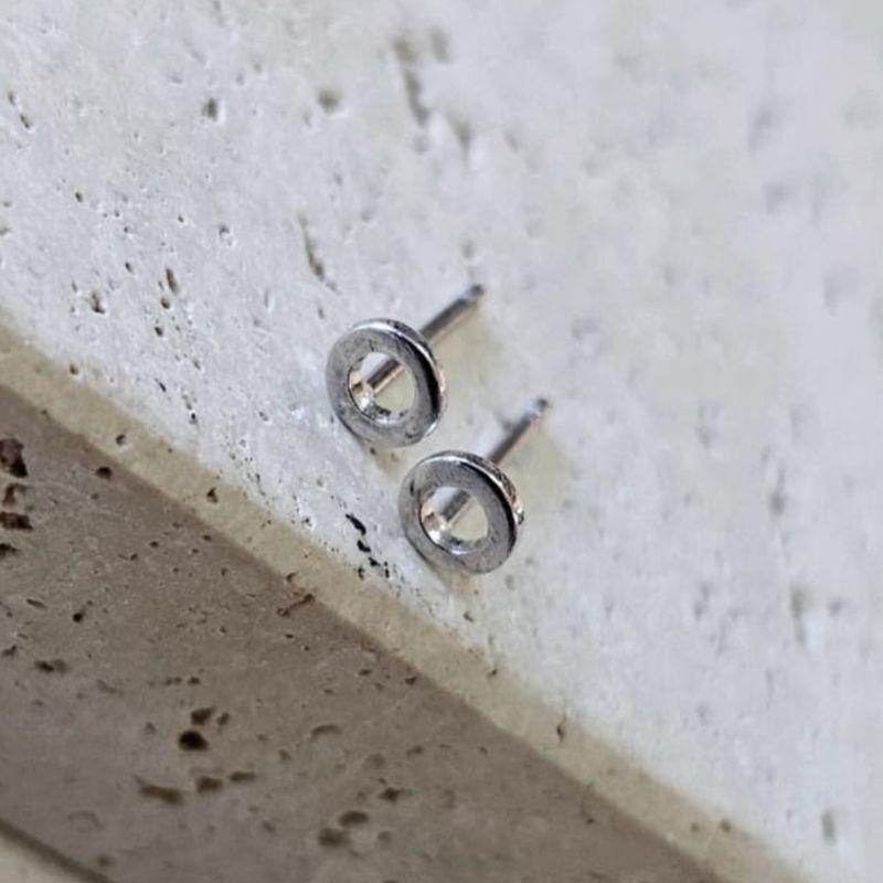 Brinco Circulo Vazado Mini R