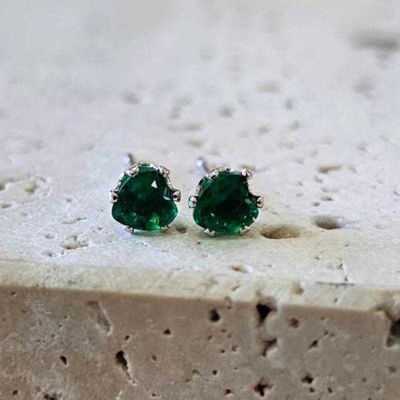 Brinco Coração Pedra  Esmeralda Mini