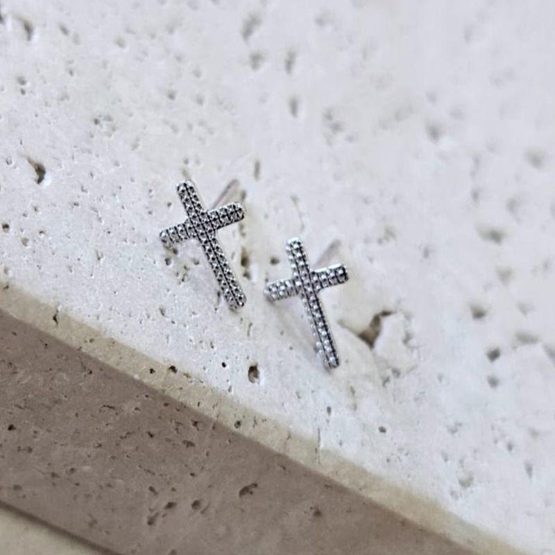 Brinco Cruz Pontilhada