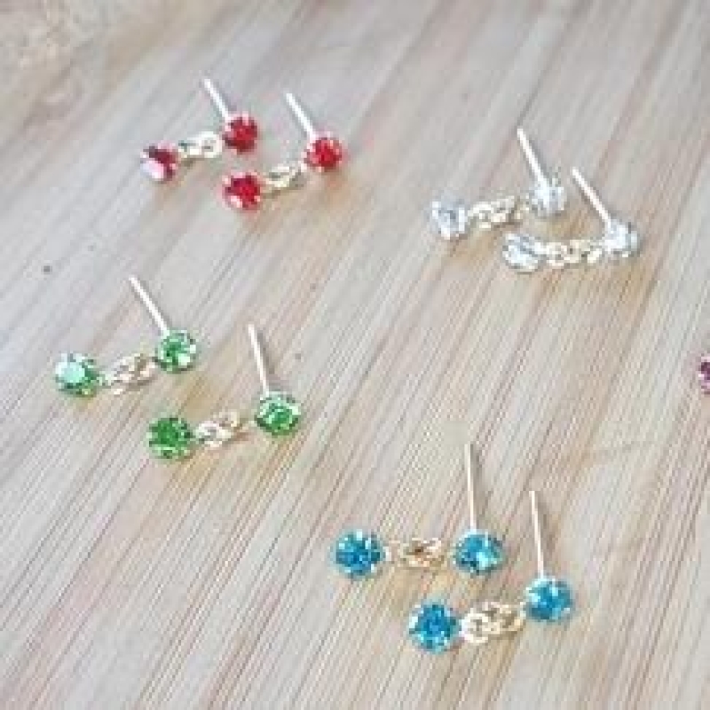 Brinco Duas Zirconias Penduradas