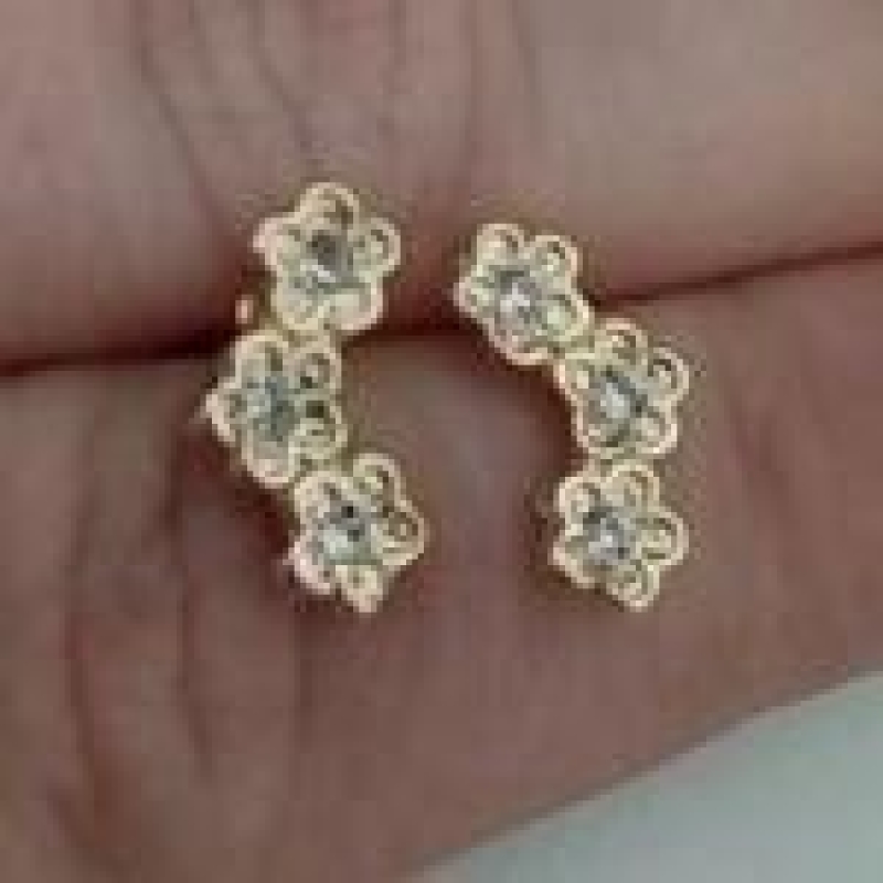 Brinco Ear Cuff Florzinhas Infantil