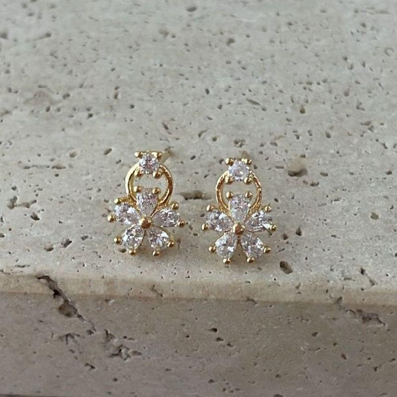 Brinco Florzinha Cravejada Cristal