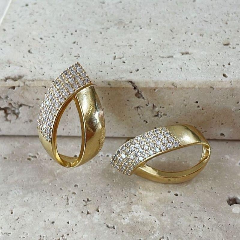 Brinco Gota Vazada Cravajada