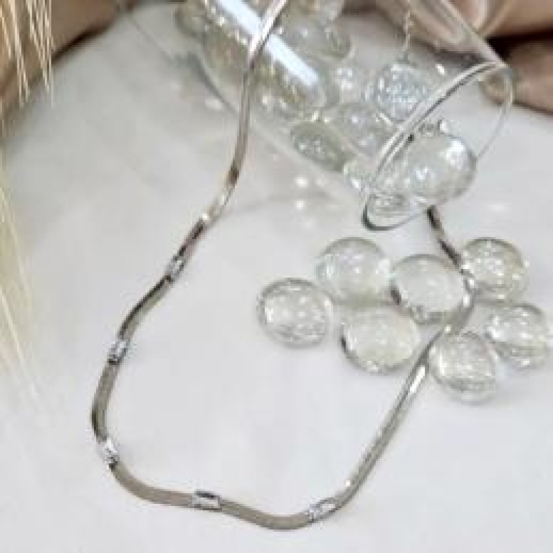 Choker Fita com Zirconia