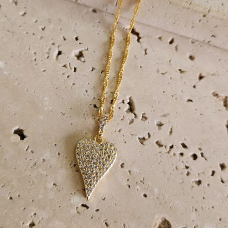 Gargantilha Coração Longo Cravejado 50cm