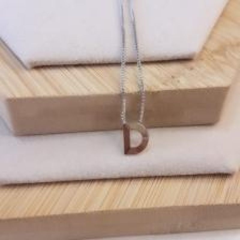 Gargantilha Letra D Mini