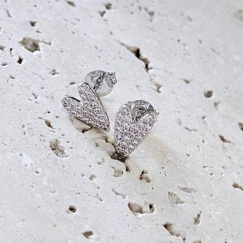 Brinco Coração Comprido Cravejado Peq