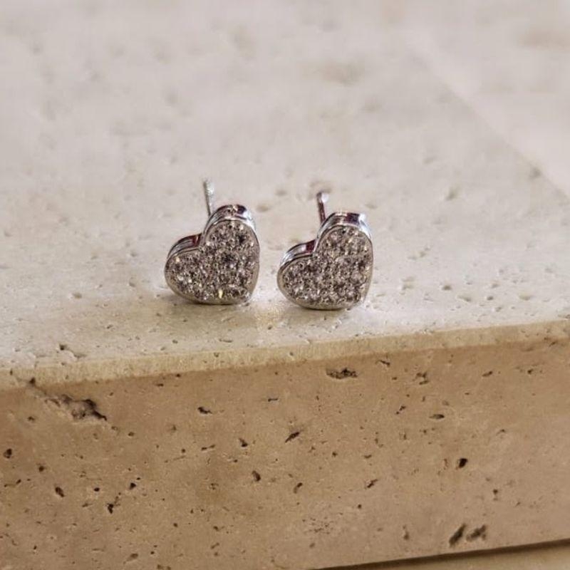 Brinco Coração Cravejado Caixa Med