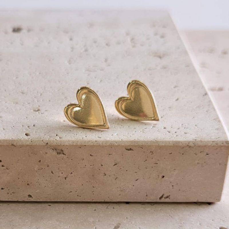 Brinco Coração Liso com Margem Lateral