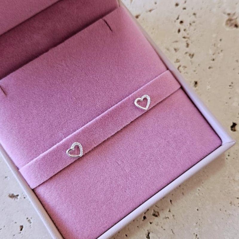 Brinco Coração Vazado Cravejado Prata