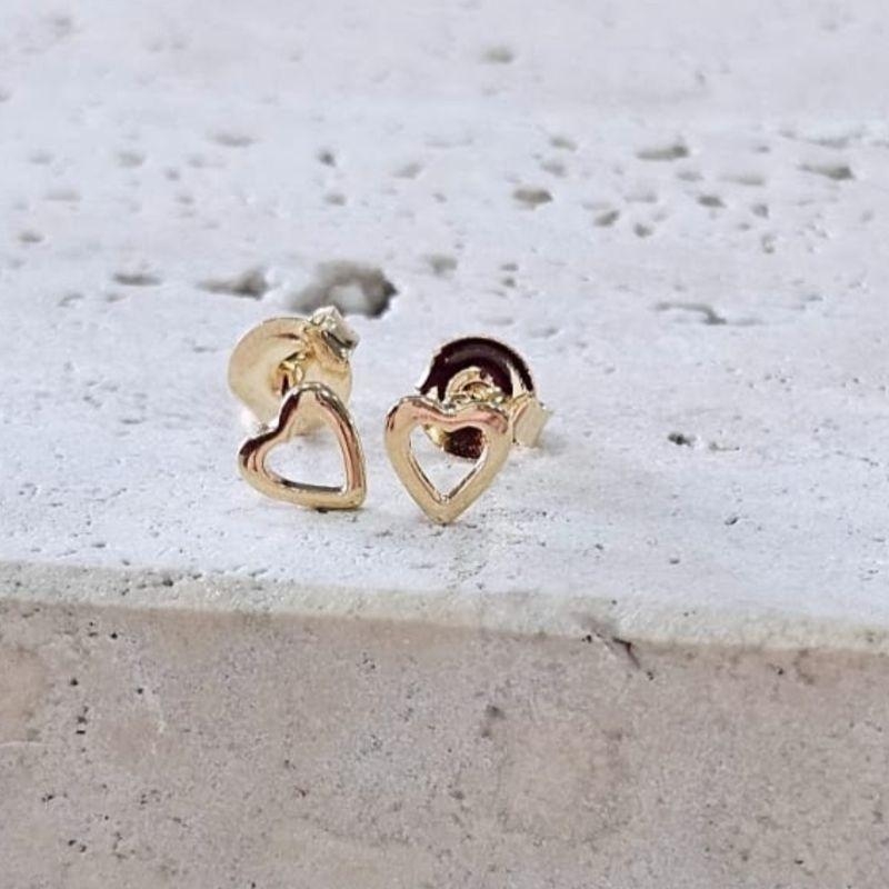 Brinco Solitario Coração Vazado Peq