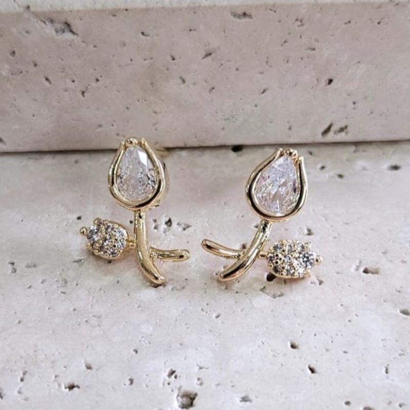Brinco Flor Tulipa com Zirconia