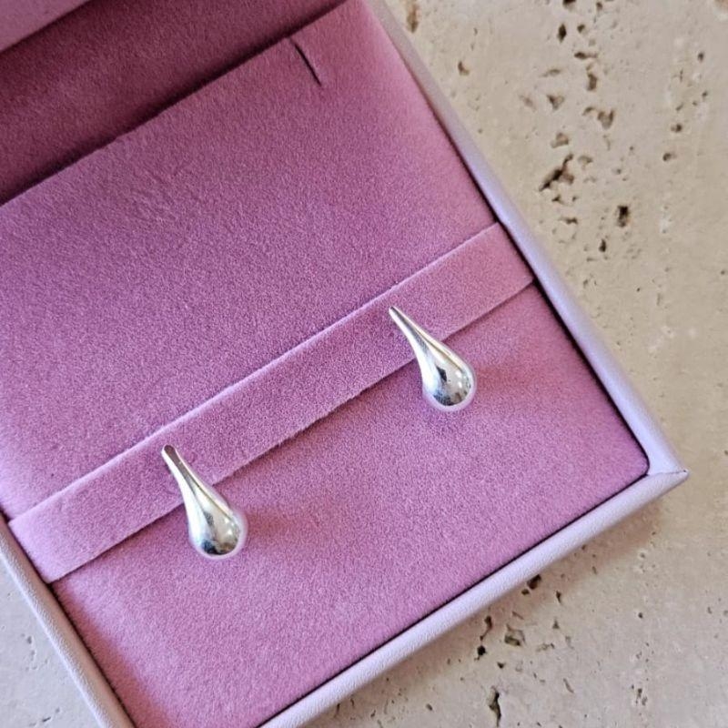 Brinco Gota Moderna Media Prata