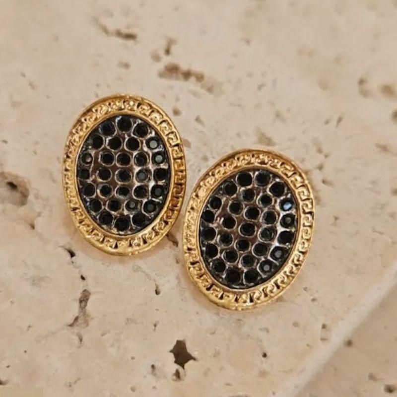 Brinco Oval Cravejado c/ Ródio Negro