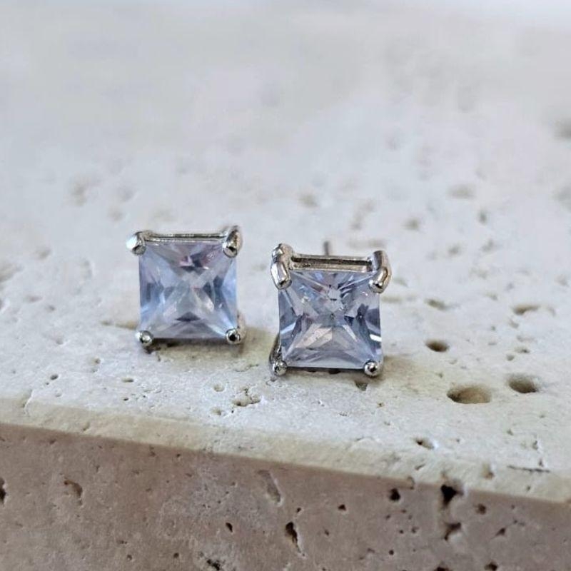 Brinco Ponto de Luz Cristal Quadrado