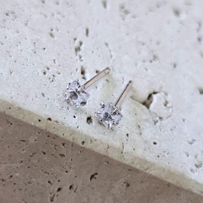 Brinco Ponto de Luz Quadrado 3mm