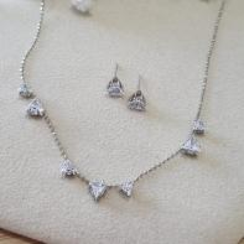 Conjunto Choker Bolinhas e Zirconia Triangulo