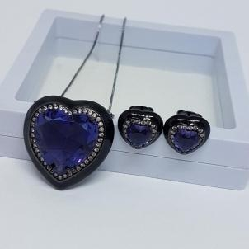Conjunto Coração com Pedra Roxa e Resina 