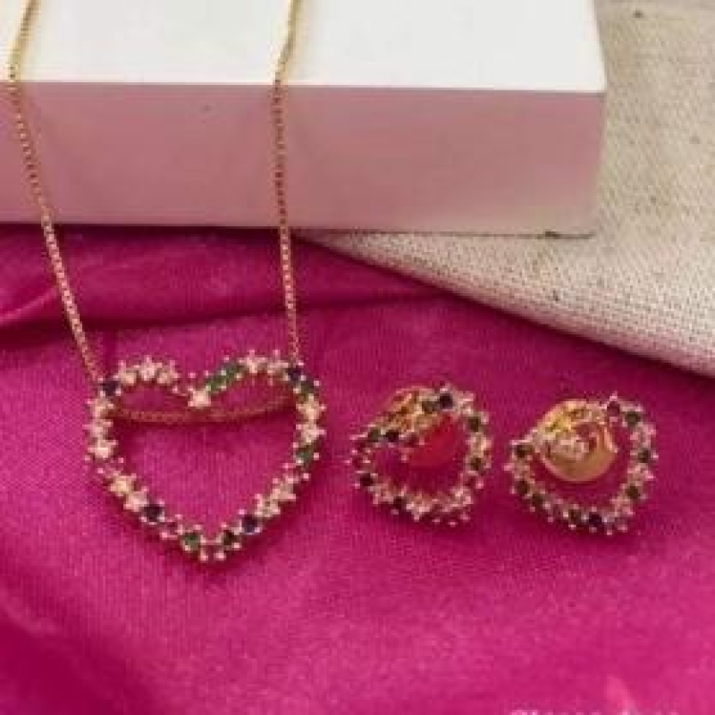 Conjunto Coração Cravejado Vazado