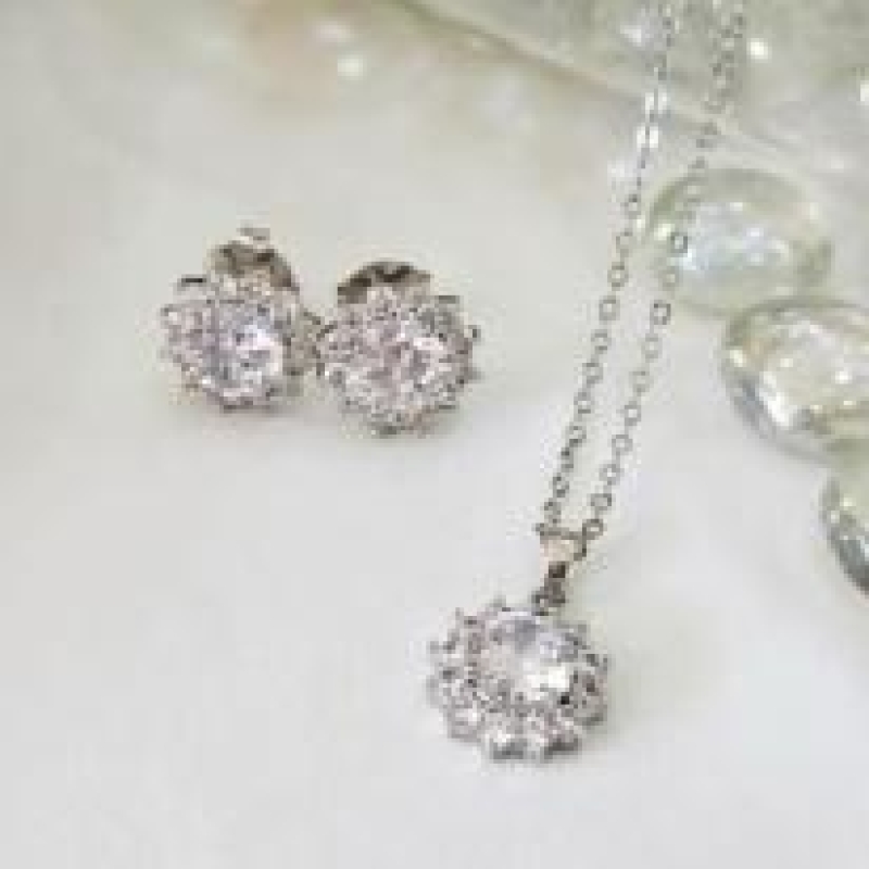 Conjunto Flor Cravejado Zirconia R