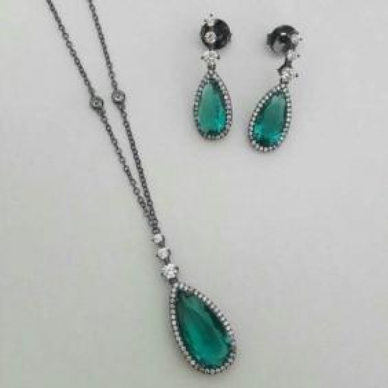 Conjunto Gota Gde Gravata 