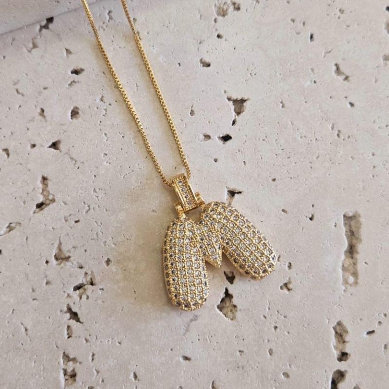 Gargantilha Inicial M Puffer Cravejada 45cm