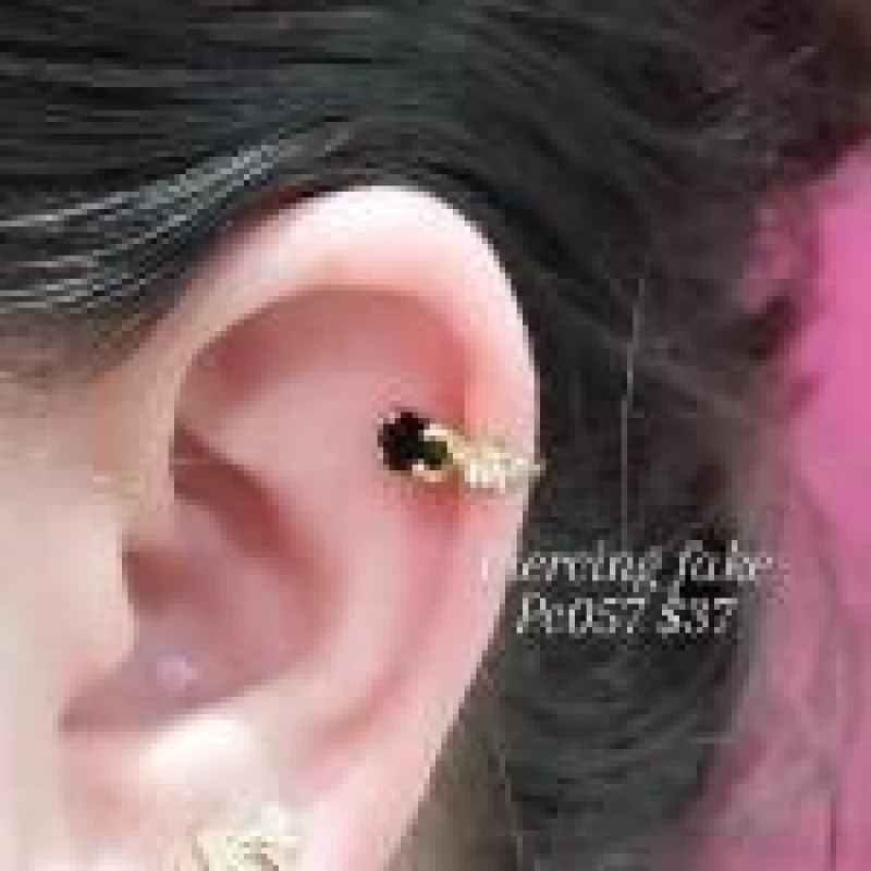 Piercing Meia Argola com Pedra