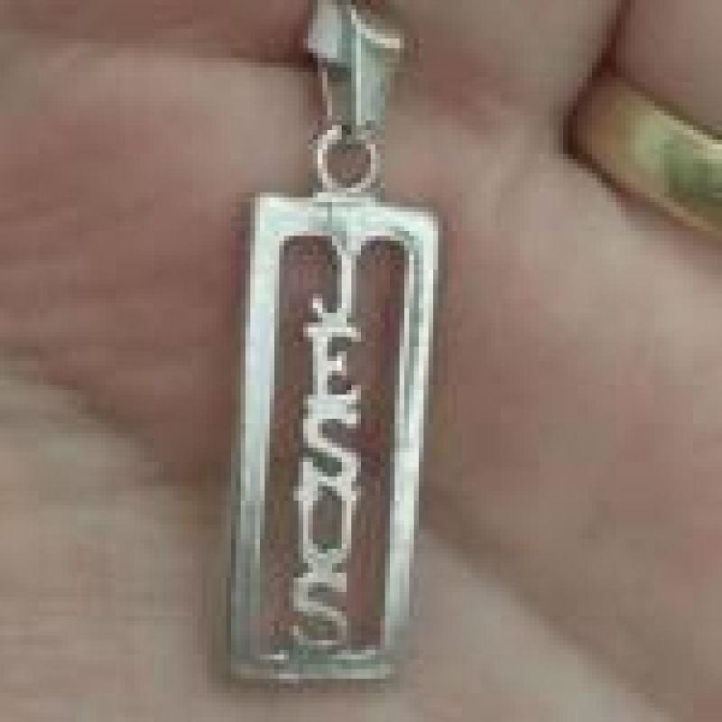 Pingente Placa Jesus Vazada