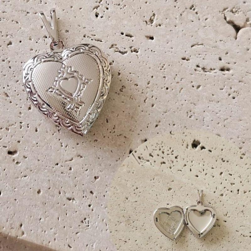 Pingente Relicario Coração Desenhado (2,0x1,8cm)