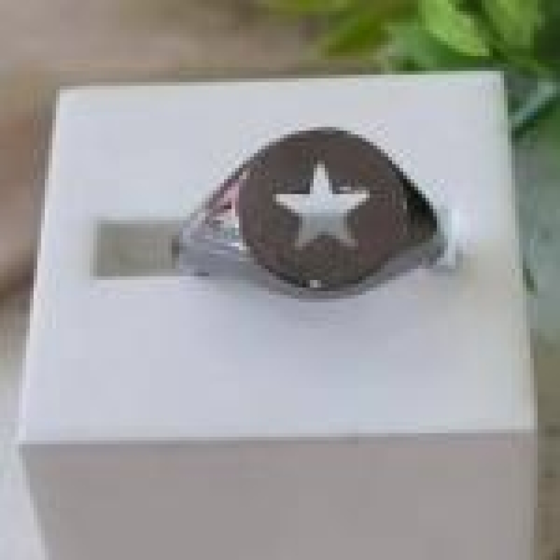 Anel Chapa com Estrela Vazada Dedinho