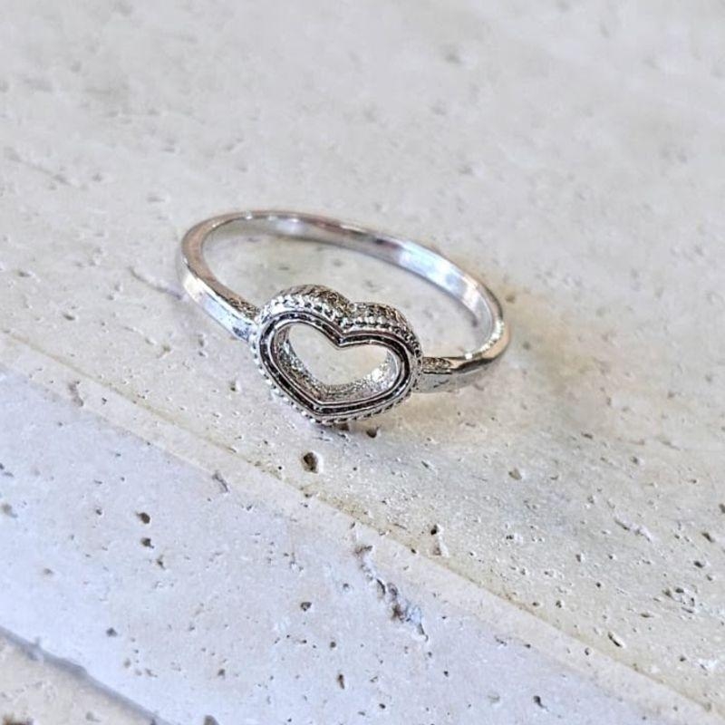 Anel Coração Pequeno Vazado R