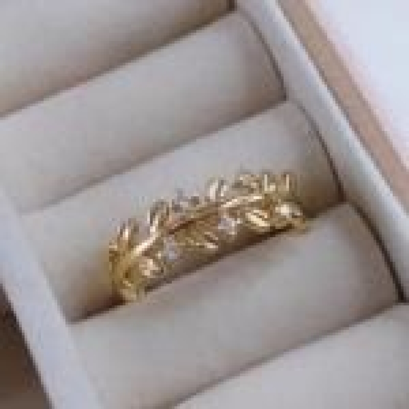 Anel Folhas com Zirconia