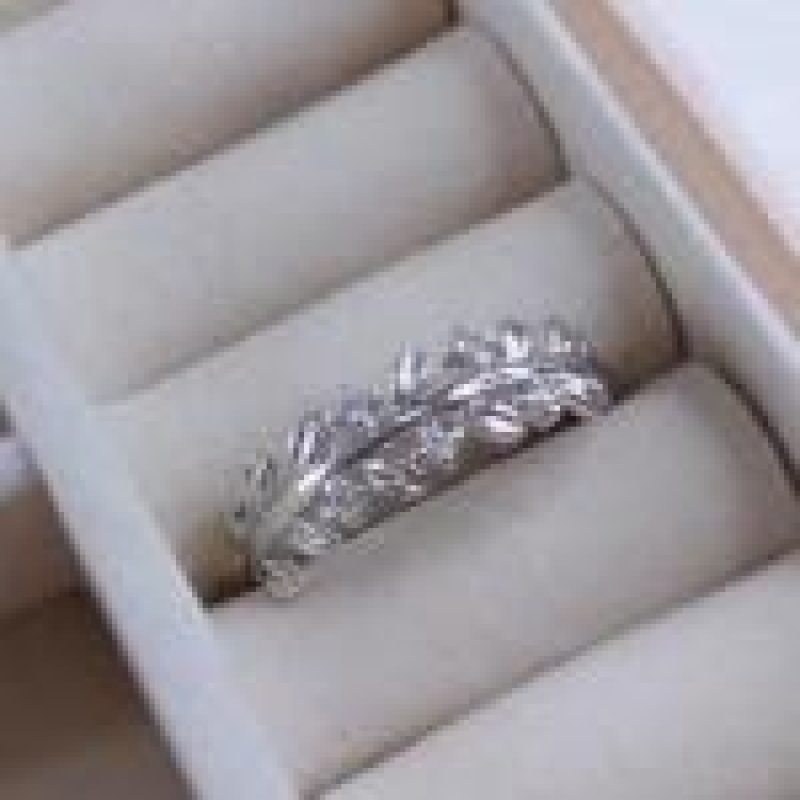 Anel Folhas com Zirconia