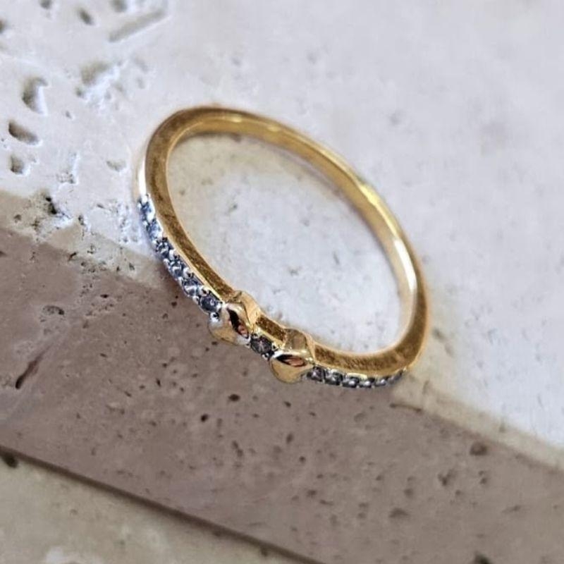 Anel Lacinho Com Zirconia e Aplique