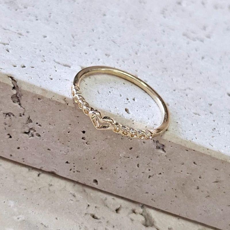 Anel Mini Coração Vazado com Textura Lateral