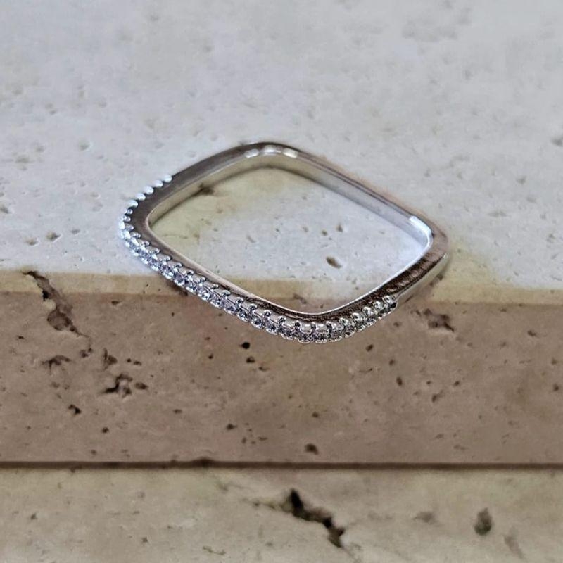 Anel Quadrado Cravejado Fino