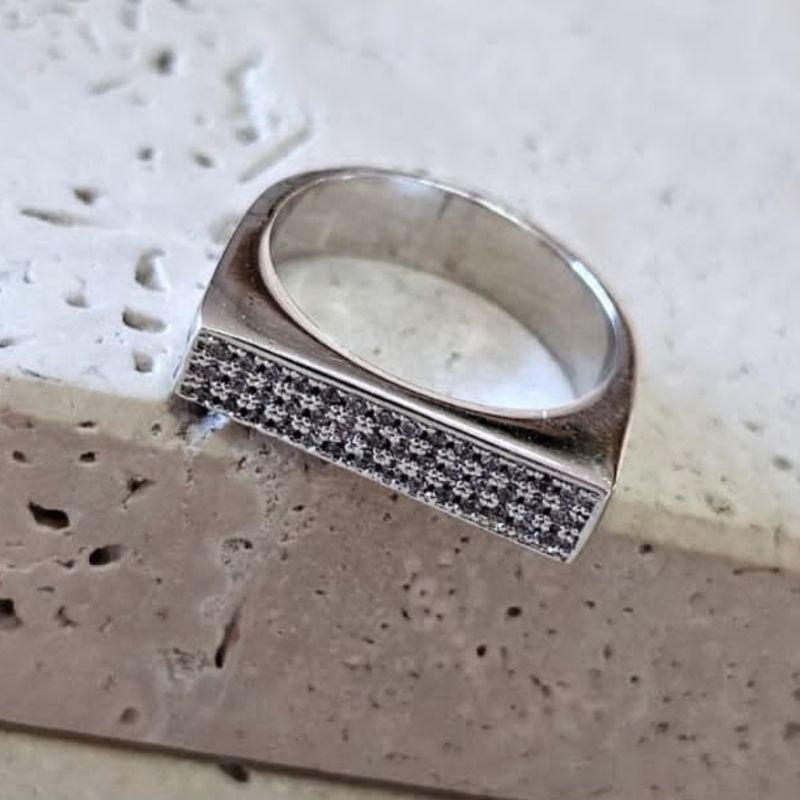 Anel Quadrado Grosso Cravejado