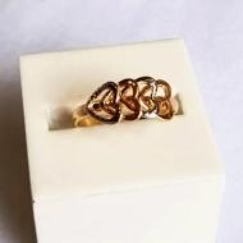 Anel Quatro Corações Com Aplique