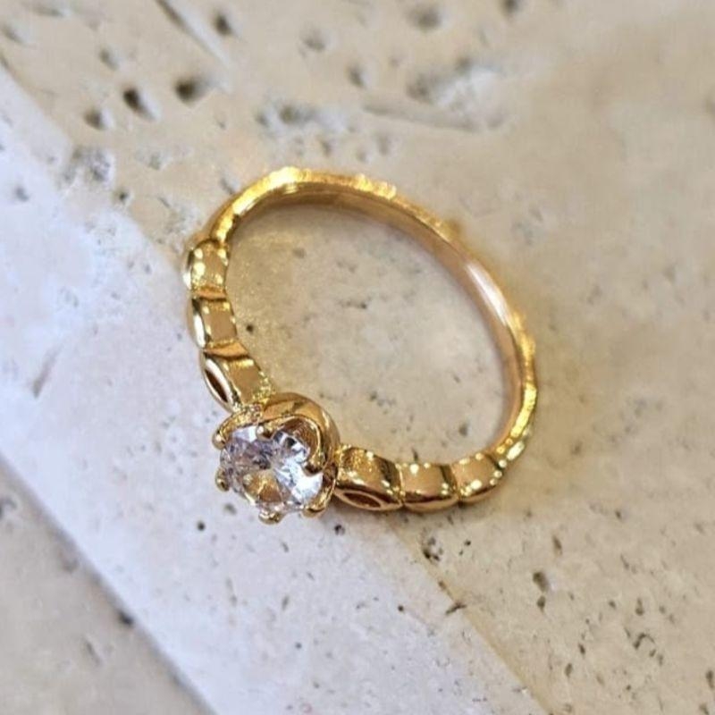 Anel Solitario com Detalhe