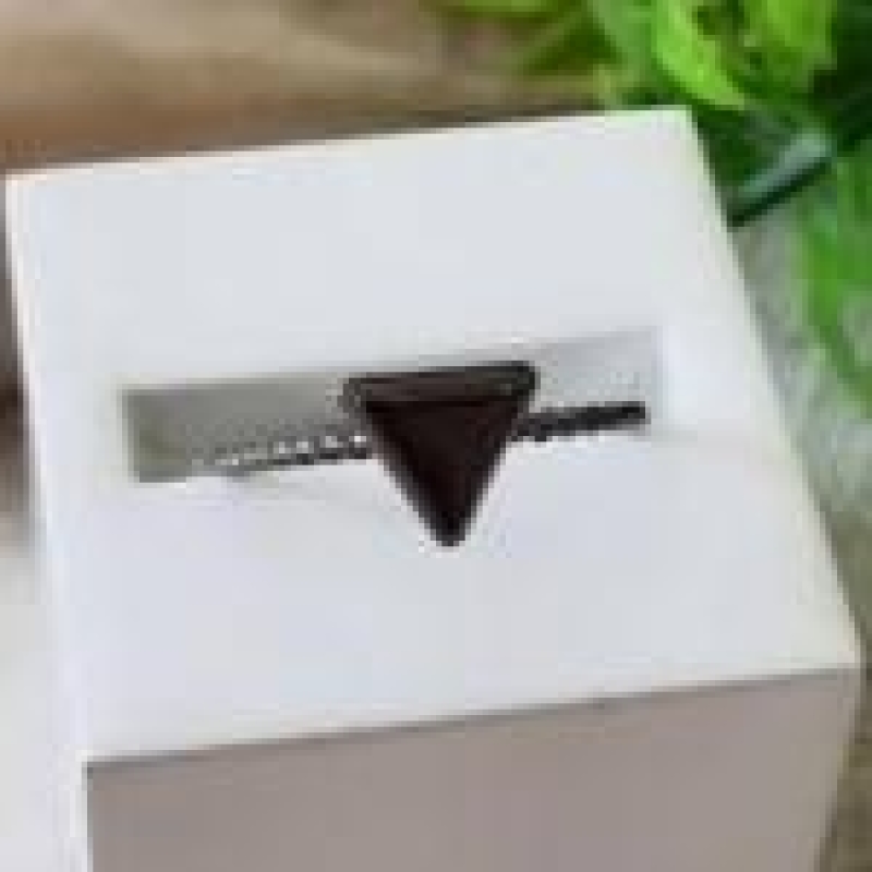 Anel Torcido Triangulo