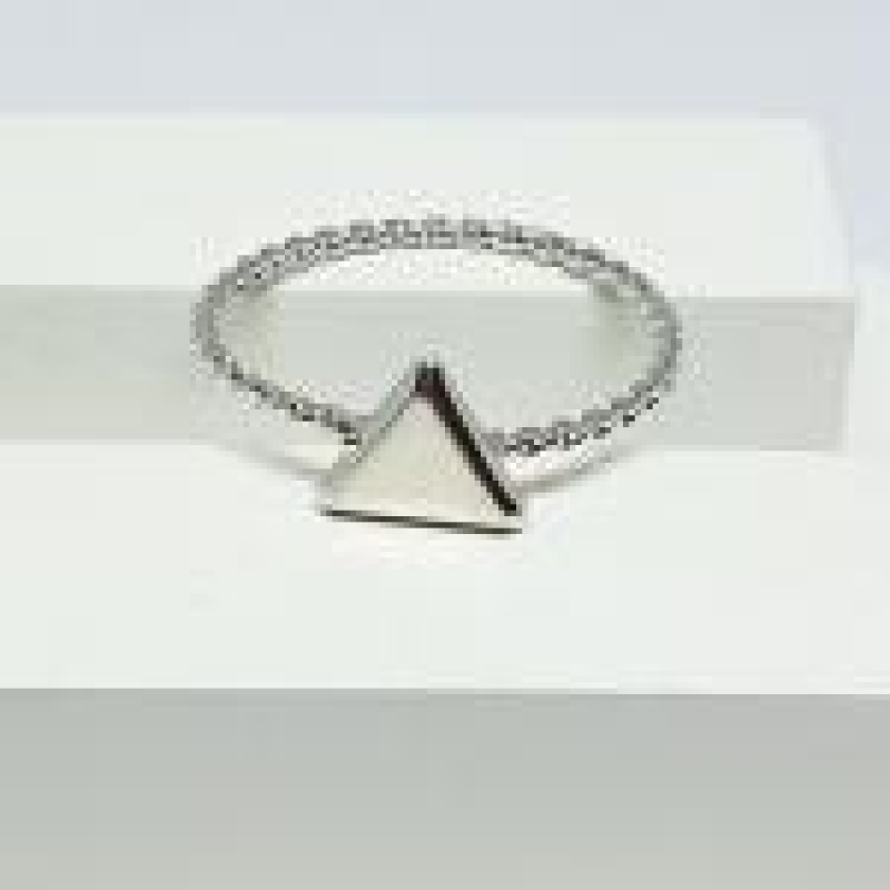 Anel Torcido Triangulo R