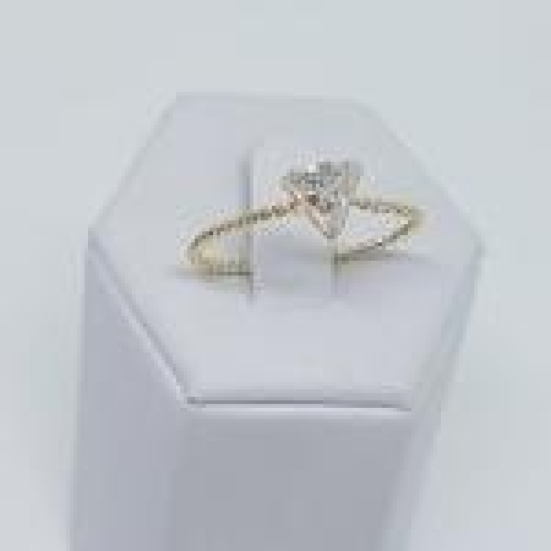 Anel Torcido Zirconia Triangular 