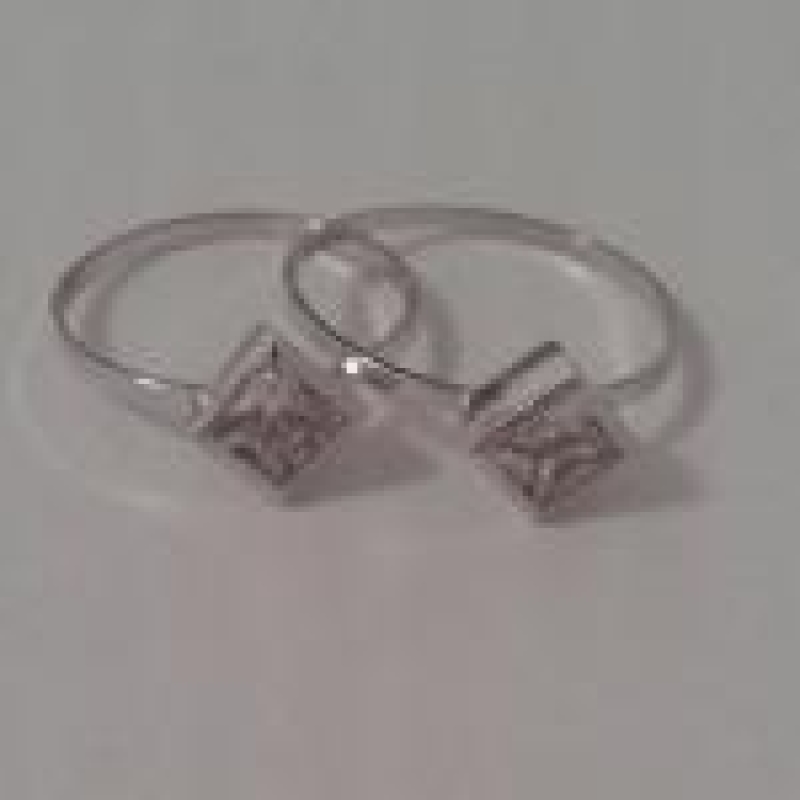 Anel Triangulo de Zirconia R