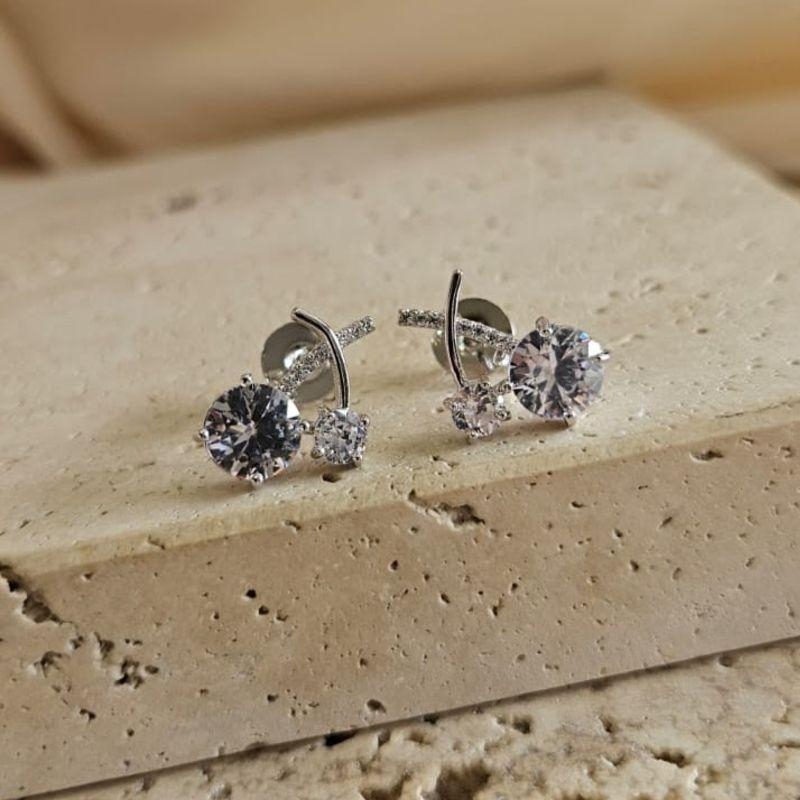 Brinco Cereja Cristal Cabo Cravejado