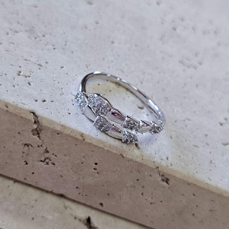 Anel Inspiração Bvlgari Cravejado