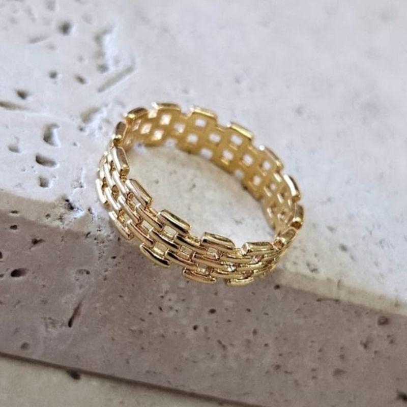 Anel Oito Entrelaçado