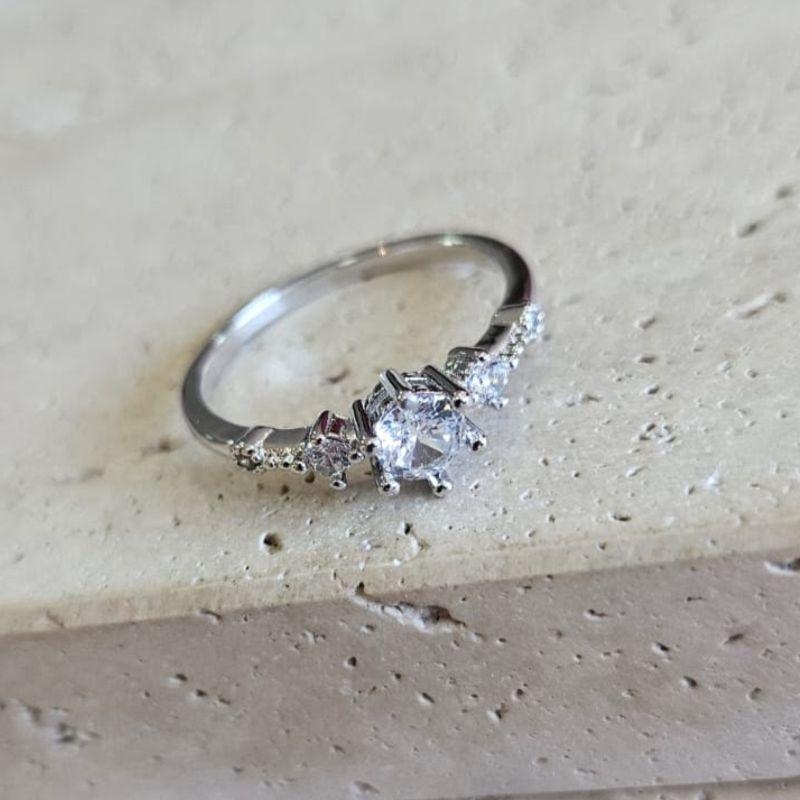 Anel Solitario 5 Zirconias R